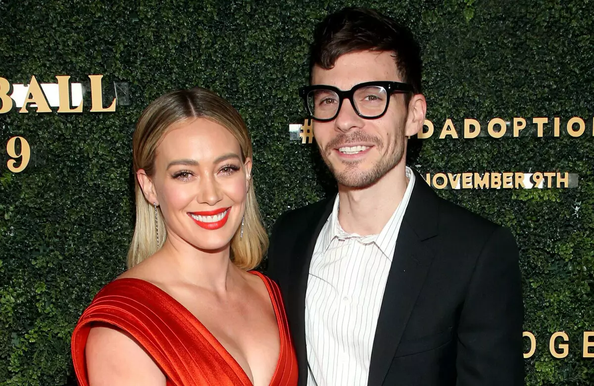 Hilary duff zara ya na asịrị banyere nsogbu ya na di ya