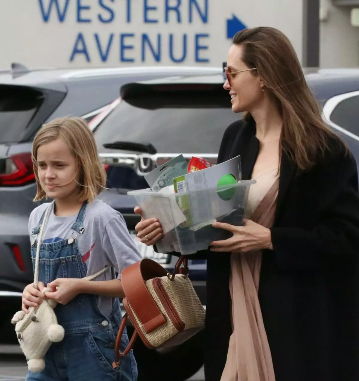 Tifozët e dënuan Angelina Jolie për një foto të re të djalit: 