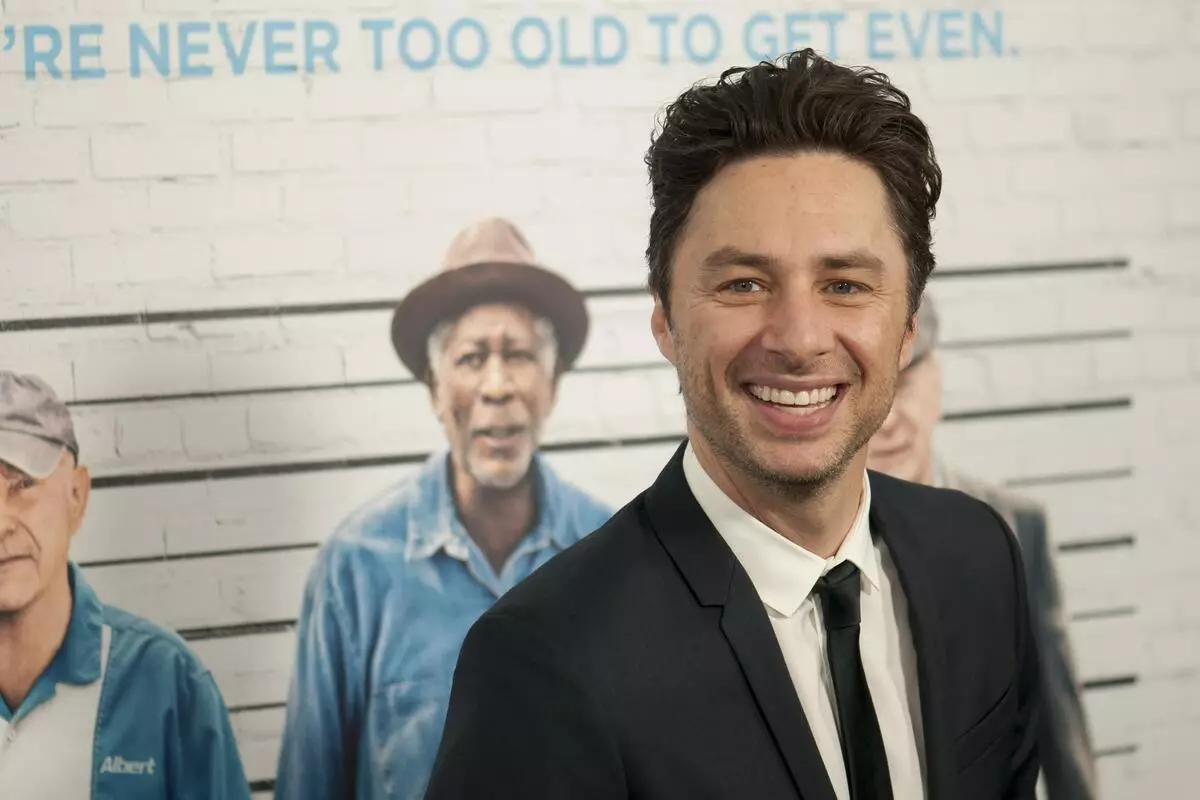 Zac Braff dalla "clinica" ha spiegato perché non difeso i rapporti con il giovane Firenze