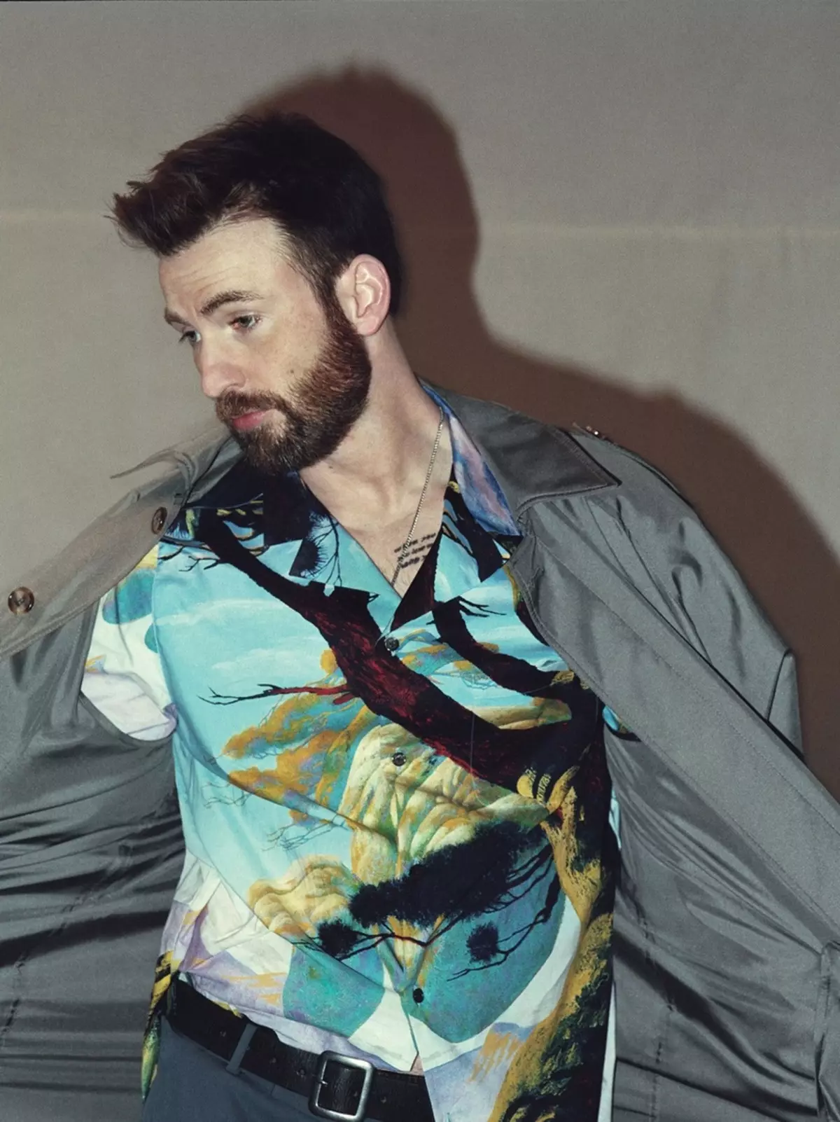 Chris Evans an engem net-Standard Photo Schéiss fir ESQUIR: 