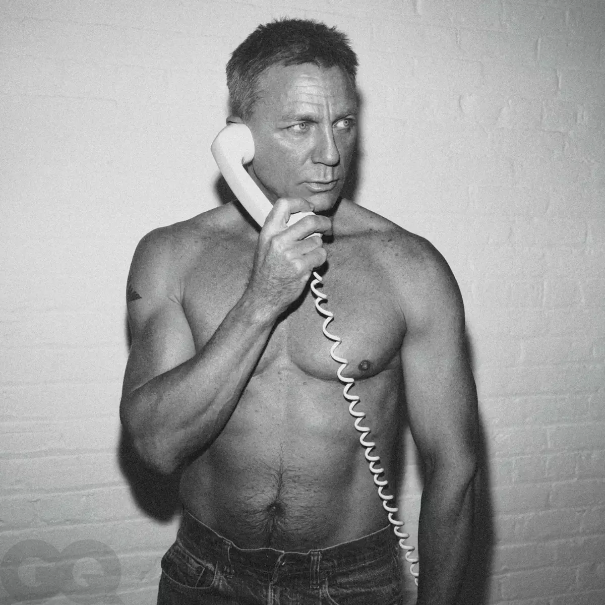 52-årige Daniel Craig dekoreret omslaget GQ Shirtless 97564_7