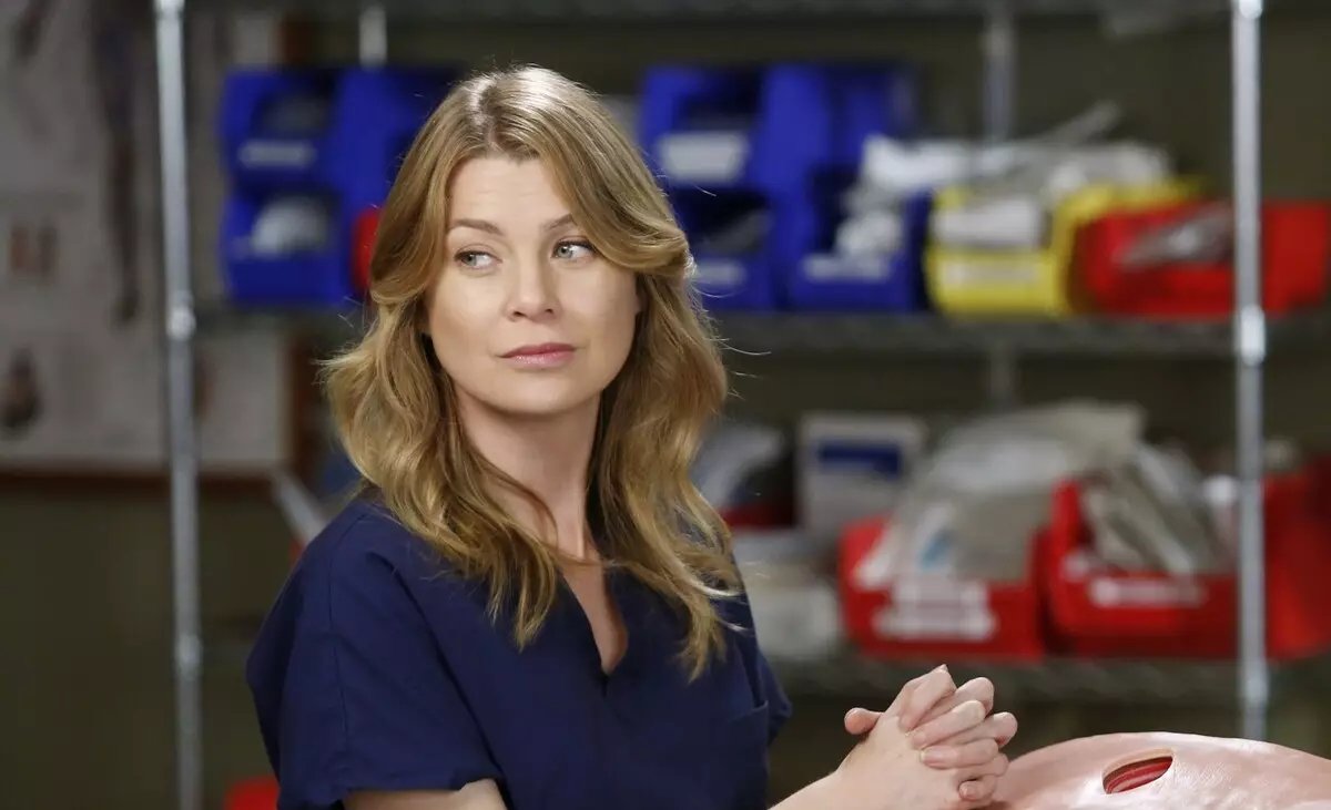 Ngôi sao "giải phẫu đam mê" Ellen Pompeo cảm ơn các bác sĩ và y tá