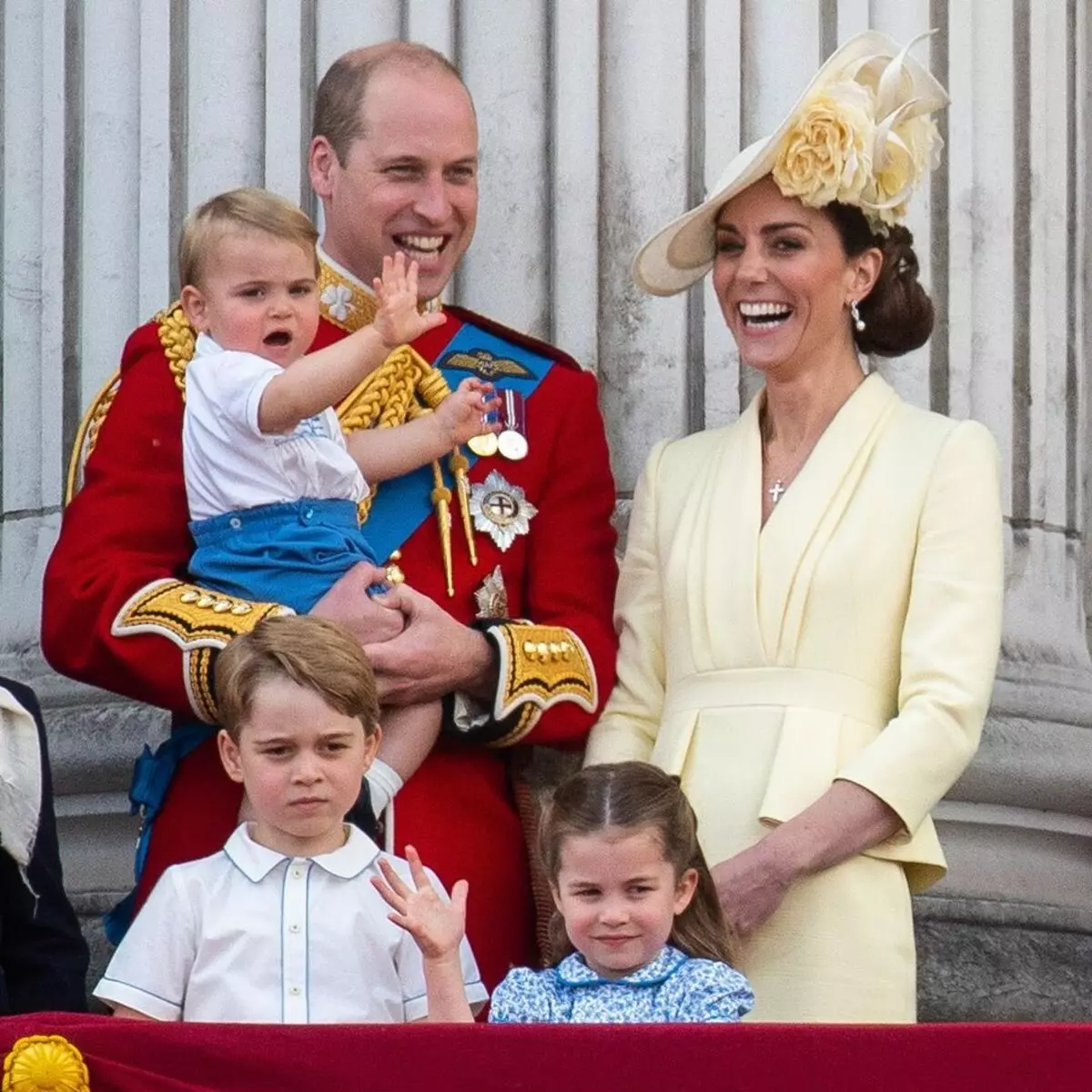 Putera Harry dan Putera William menunjukkan gambar baru anak-anak untuk menghormati Hari Bapa 98091_2