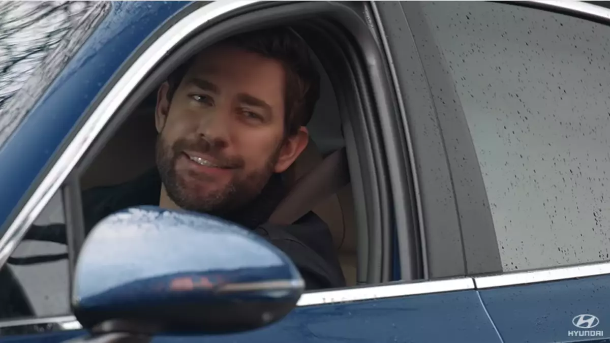 John Krasinski visade Chris Evans, hur man parkerar utan händer i reklam Hyundai 98787_3