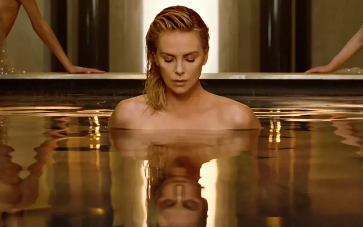 Charlize Theron Dripressed í nýju auglýsingar Video Dior